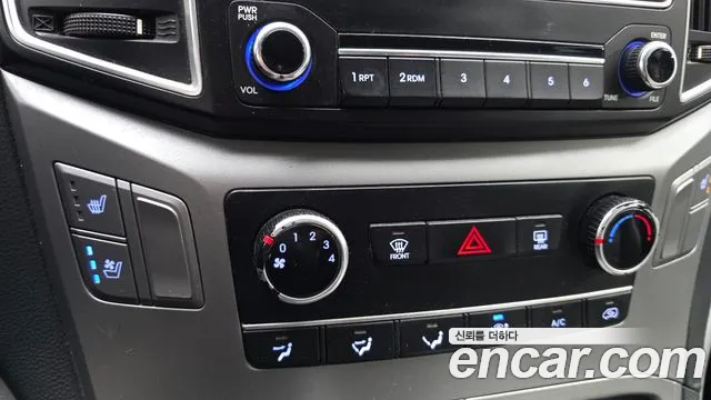Hyundai Starex 2016 — фото 15