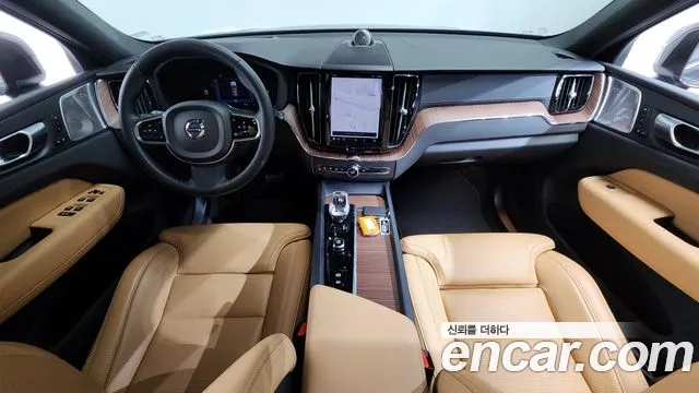 Volvo XC60 2024 — фото 10