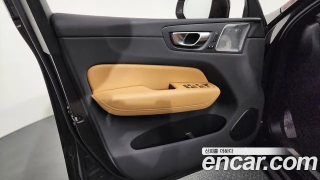 Volvo XC60 2024 — фото 14
