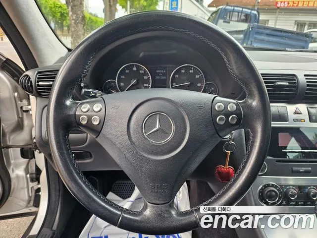 Mercedes-Benz C-Class 2005 — фото 12