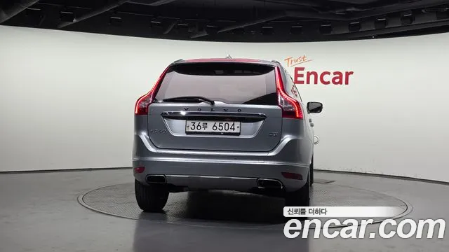 Volvo XC60 2017 — фото 4