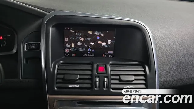 Volvo XC60 2017 — фото 13