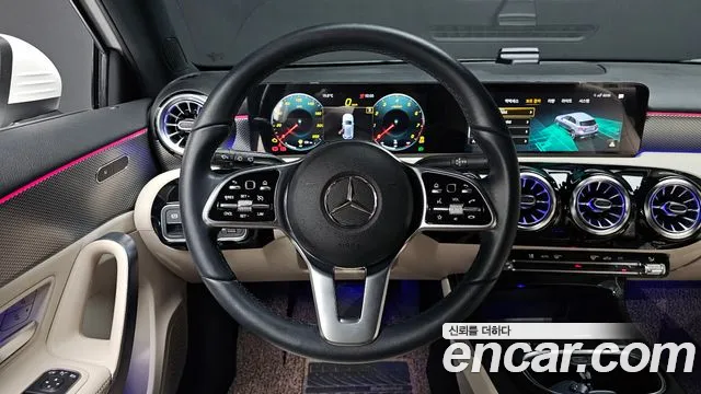 Mercedes-Benz A-Class 2022 — фото 13
