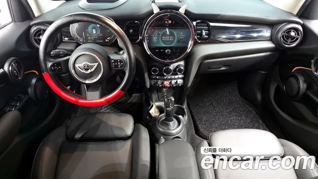 Mini Cooper 2023 — фото 10