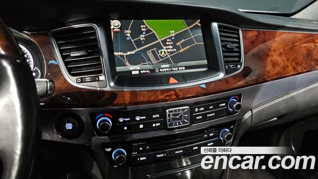 Hyundai Equus 2015 — фото 16