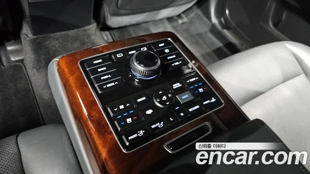 Hyundai Equus 2015 — фото 19