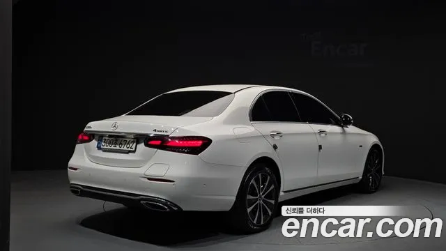 Mercedes-Benz E-Class 2021 — фото 2