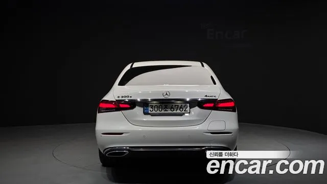 Mercedes-Benz E-Class 2021 — фото 4