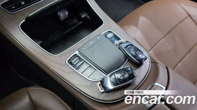 Mercedes-Benz E-Class 2021 — фото 12