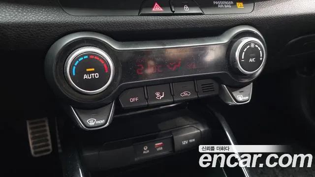 Kia Stonic 2018 — фото 16