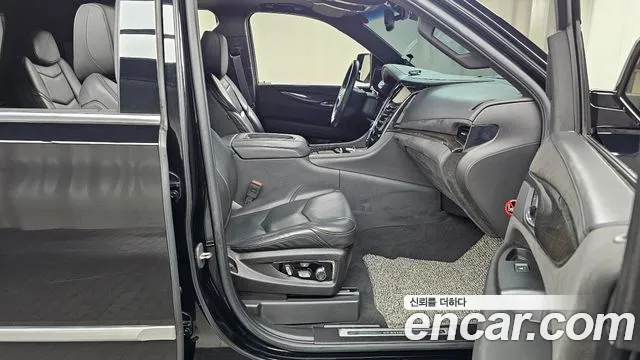 Cadillac Escalade 2016 — фото 11