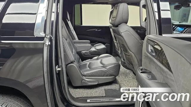 Cadillac Escalade 2016 — фото 12