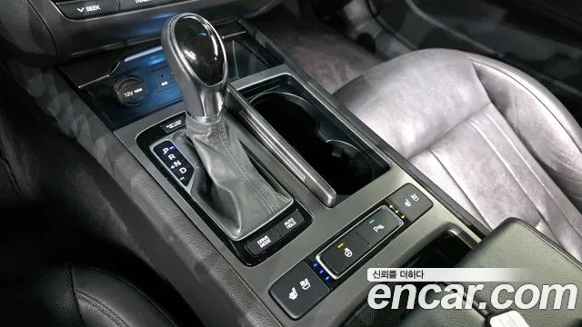 Hyundai Genesis 2016 — фото 12