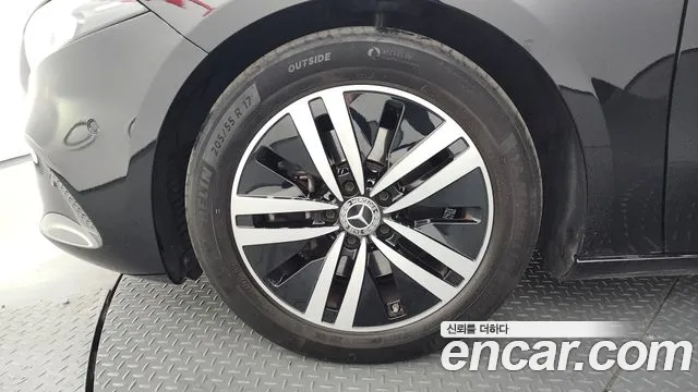 Mercedes-Benz A-Class 2021 — фото 5