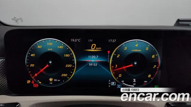 Mercedes-Benz A-Class 2021 — фото 11