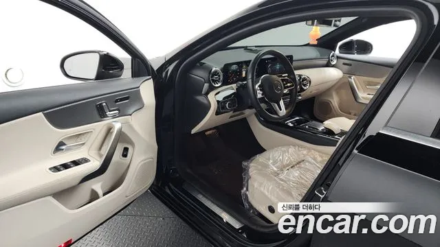 Mercedes-Benz A-Class 2021 — фото 13