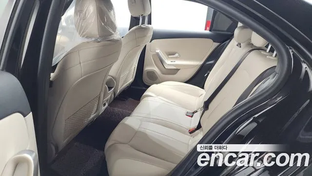 Mercedes-Benz A-Class 2021 — фото 16