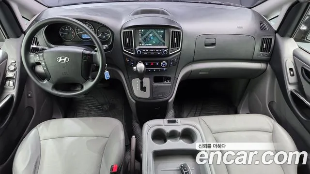 Hyundai Starex 2017 — фото 9