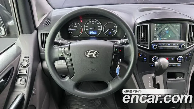 Hyundai Starex 2017 — фото 18