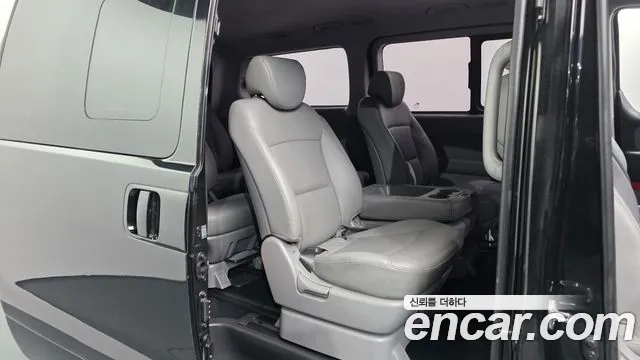 Hyundai Starex 2017 — фото 15