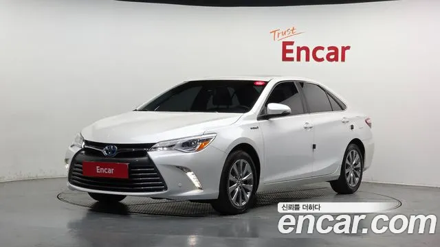 Toyota Camry 2017 — фото 1