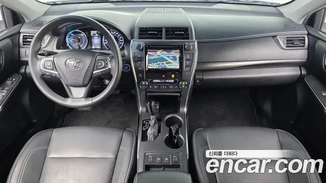 Toyota Camry 2017 — фото 10