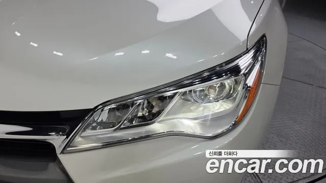 Toyota Camry 2017 — фото 8