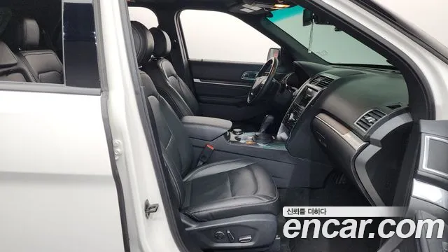 Ford Explorer 2017 — фото 11