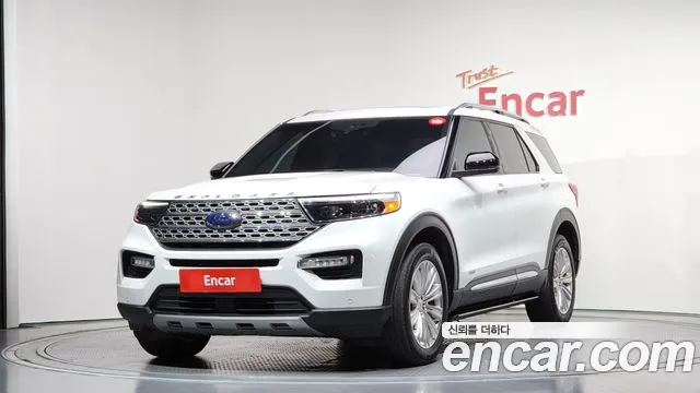 Ford Explorer 2022 — фото 1