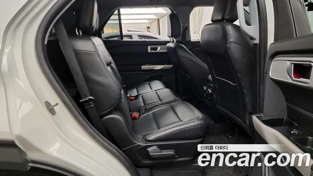 Ford Explorer 2022 — фото 18