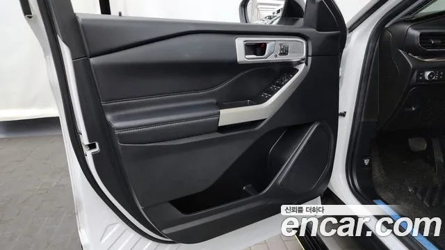 Ford Explorer 2022 — фото 14
