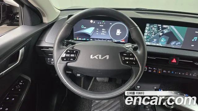 Kia EV6 2022 — фото 18