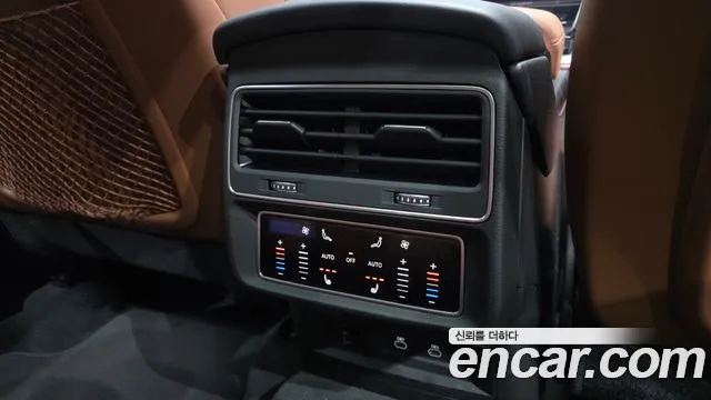 Audi Q7 2023 — фото 19
