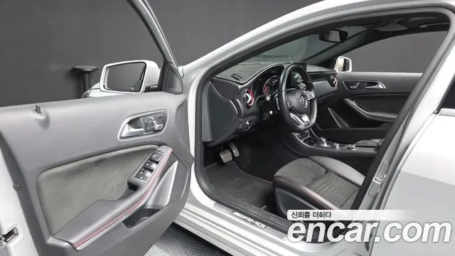 Mercedes-Benz A-Class 2017 — фото 12