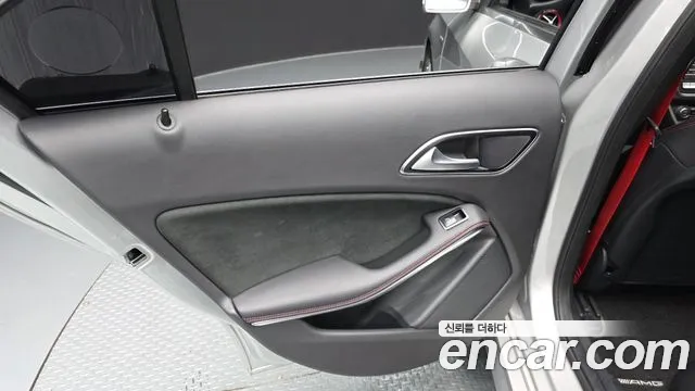 Mercedes-Benz A-Class 2017 — фото 14