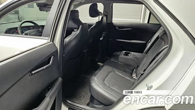 Kia Niro 2022 — фото 17