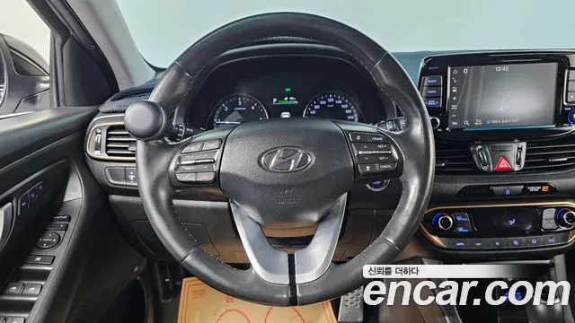 Hyundai i30 2017 — фото 14