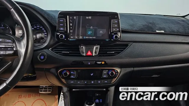 Hyundai i30 2017 — фото 15