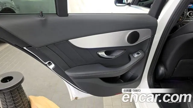 Mercedes-Benz C-Class 2021 — фото 15