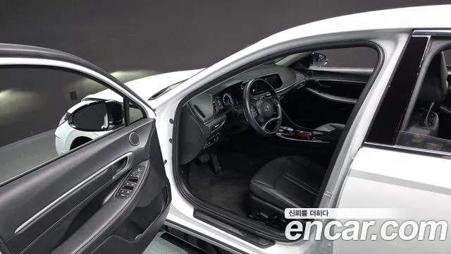 Hyundai Sonata 2022 — фото 10