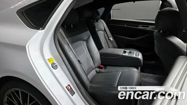 Genesis G80 2018 — фото 16