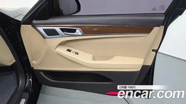 Genesis G80 2017 — фото 15