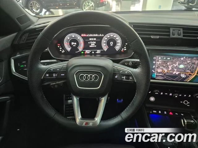 Audi Q3 2020 — фото 20
