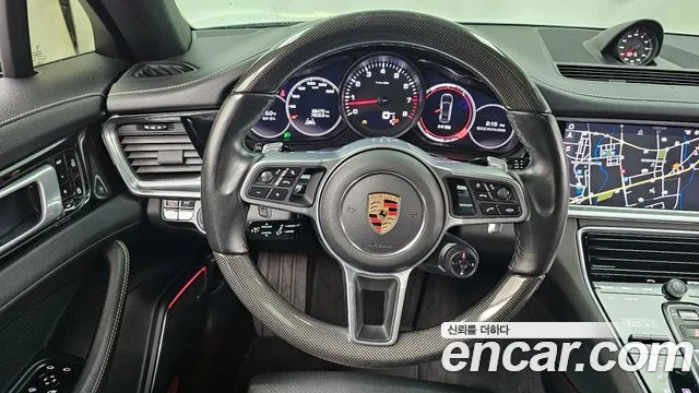 Porsche Panamera 2020 — фото 19
