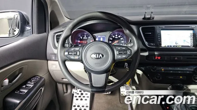 Kia Canival 2015 — фото 12