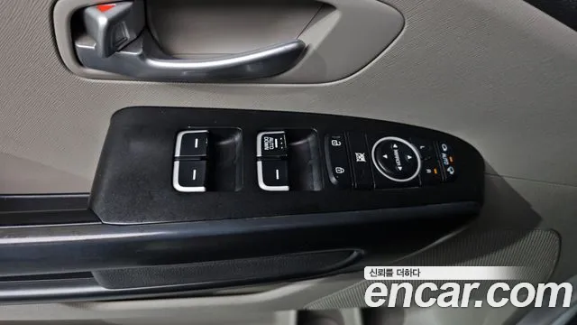Kia Canival 2015 — фото 15