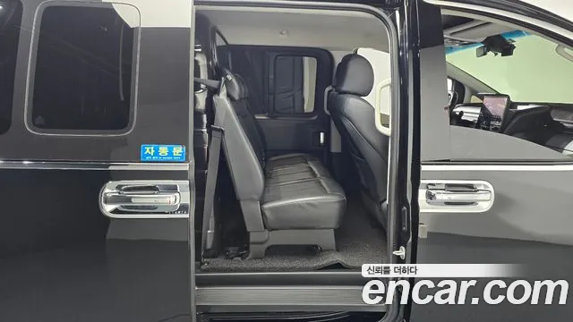 Hyundai Staria 2022 — фото 11