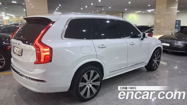 Volvo XC90 2023 — фото 4