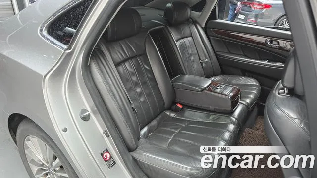 Hyundai Equus 2011 — фото 12