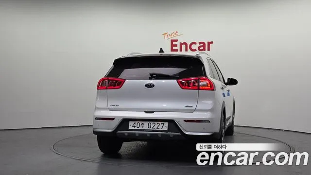 Kia Niro 2017 — фото 4